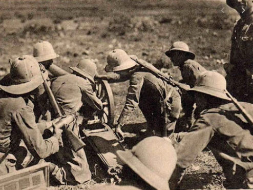 Italia invade Etiopía