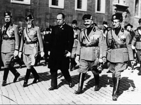 Mussolini marcha sobre Roma