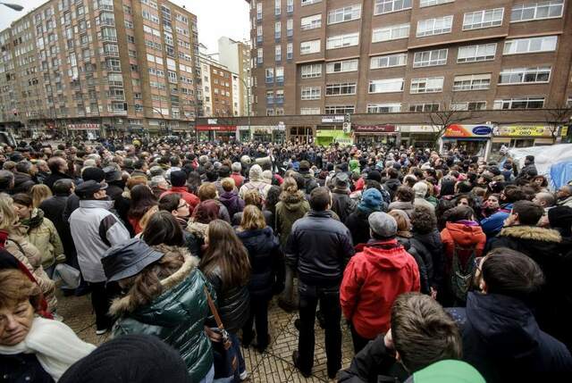Sentada para impedir el avance de las máquinas