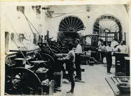 J. V. Mogollón & Cía. "Rayando papeles”