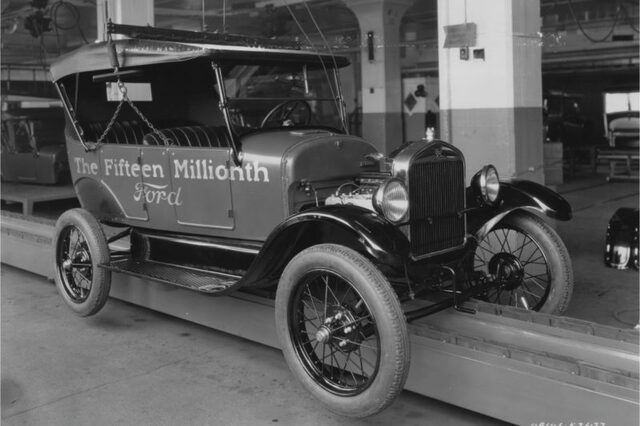 15,000,000 Model T rolls off assembly line