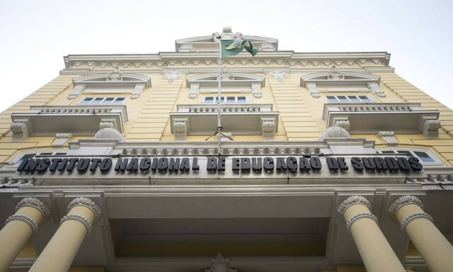 Criação do institudo dos surdos-mudos