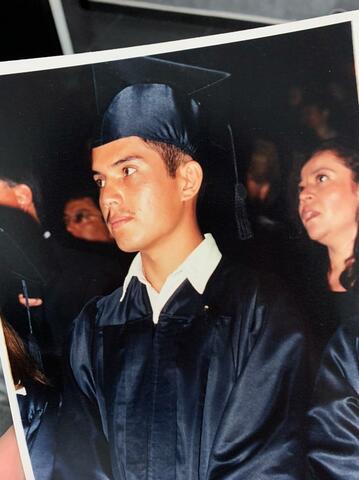 Concluyó sus estudios y finalmente se convirtió en un contador