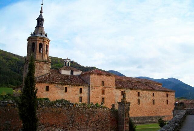 Surgimiento de los monasterios