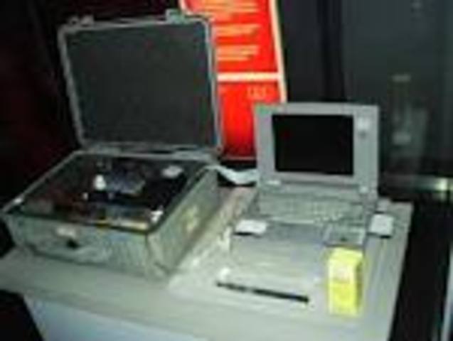 PRIMER MINICOMPUTADOR