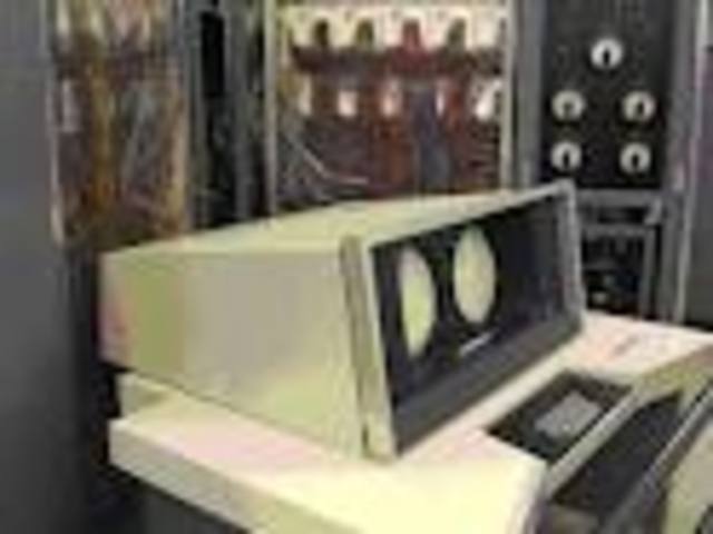 PRIMERA SUPERCOMPUTADORA