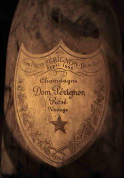 Se envasa el primer Champagne comercial