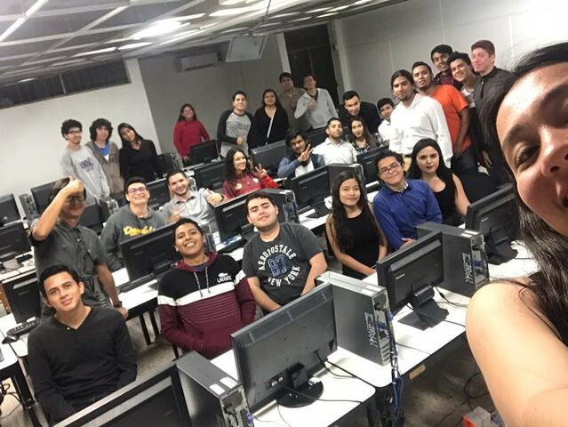 Último día de exposiciones en Taller de Base de datos