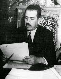 Lázaro Cárdenas asume la presidencia de México.