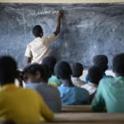 Timeline: LA EDUCACION