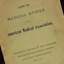 adaptación del primer Código de Ética por la American Medical Association