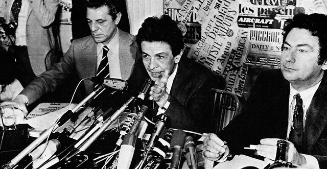 I segretari dei Partiti Comunisti italiano (Enrico Berlinguer), francese e spagnoloelaborano la teoria dell'Eurocomunismo