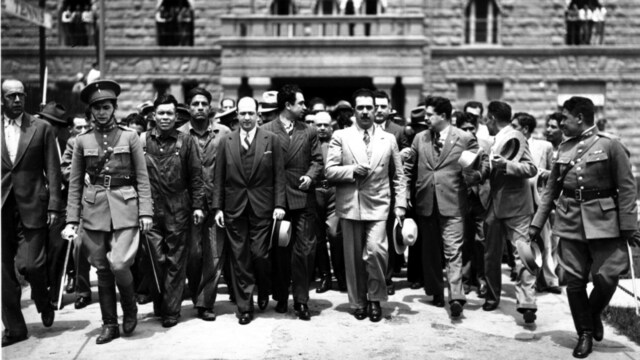 EL SOCIALISMO ENTRA MUY FUERTE