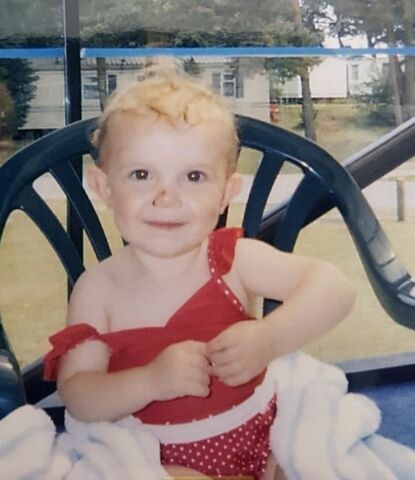 Ela nasceu na espanha em (marbella)