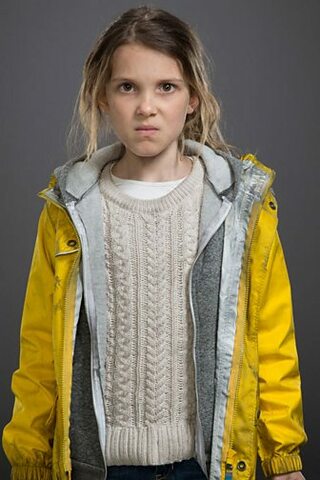 Ela atuou em Intruders como “Madison O'Donnell”