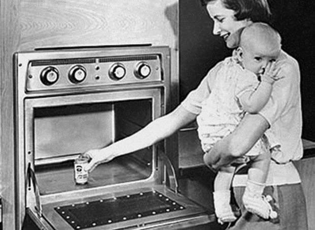 O forno micro-ondas foi criado em 1945 no começo da guerra fria.
