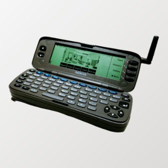 Primer teléfono con teclado QWERTY