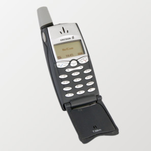 Primer teléfono celular con Bluetooth