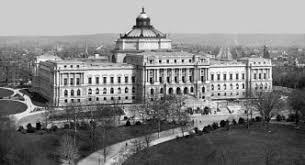 La Biblioteca sobreponiendose