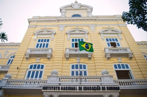 Fundação do Instituto Nacional de Surdos-Mudos (no Brasil)