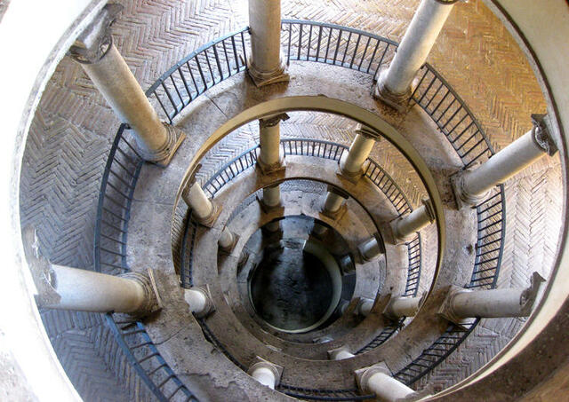 ESCALERA DE BRAMANTE