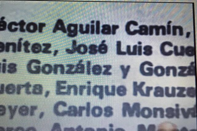 Desplegado con decenas de firmas de intelectuales