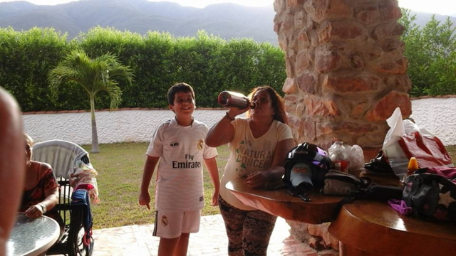 Un adicto a la farra desde los 10 años B).