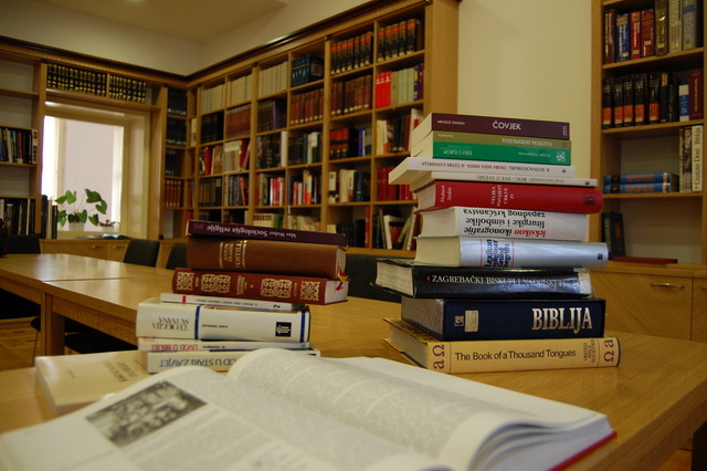 Priručna djela u knjižnicama / Tri vrste obavijesti