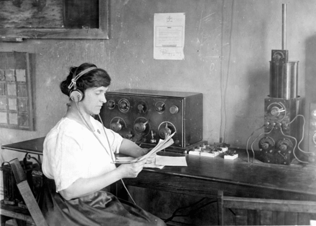 Enseñanza universitaria por radio.