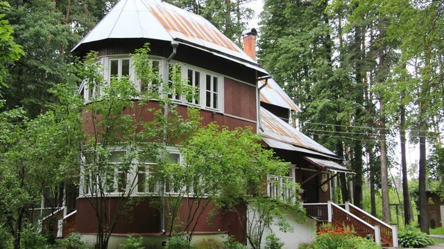 Нападки на поэта со стороны верноподданнической прессы