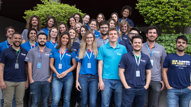 !CENTRARE EN EL DESARROLLO DE LAS PERSONAS!