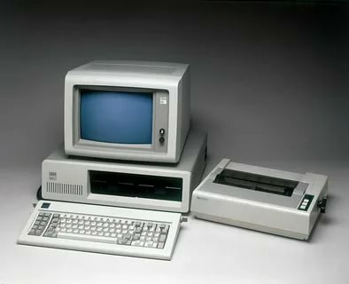 12 августа 1981 года фирма IBM представила широкой публике первую модель персонального компьютера IBM PC 5150, ставшую фактическим родоначальником современных персональных компьютеров на архитектуре Intel x86.