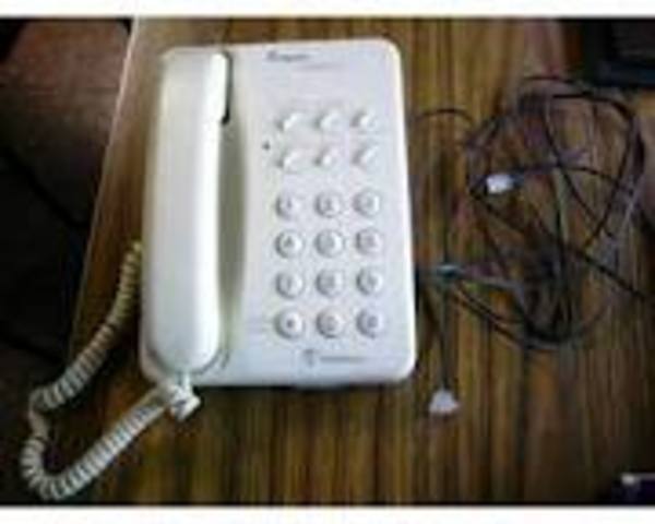 Primer  teléfono fijo