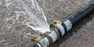 una tubería subterránea Kinder Morgan de 14 (35,6 cm) se rompió en Suisun Marsh  derramando más de 120.000 galones estadounidenses (454 250 L) de combustible diesel Kinder Morgan - https://es.qaz.wiki/wiki/Kinder_Morgan