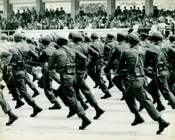 LOS CONTINGENTES MILITARES