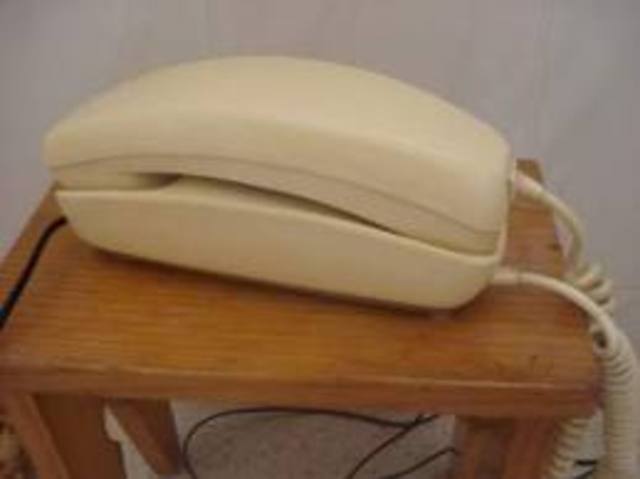 Primer teléfono fijo