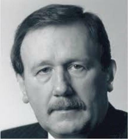 1982 Keith Oliver vuelve popular el termino cadena de suministro