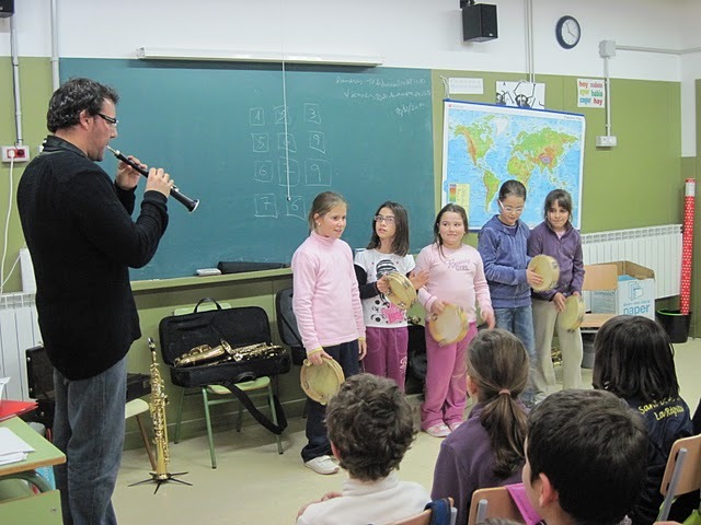 dani ball de panderetes