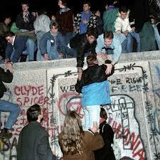 Berlinmuren faller