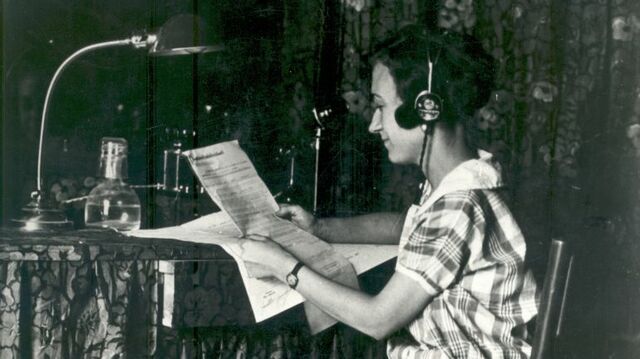 Primera emissió pública de ràdio