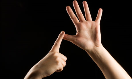 O instituto estabelece o oralismo para todas as disciplinas