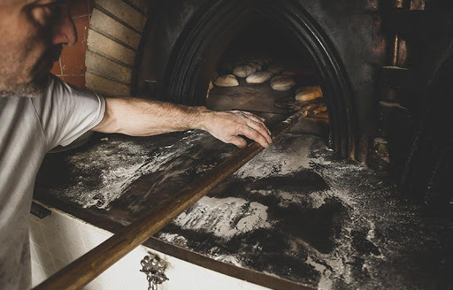 Primer alto horno para trabajar los metales, ideado por Darby.