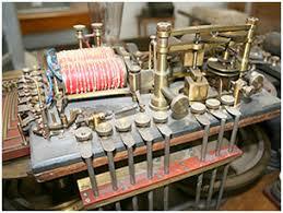 Leonardo Torres Quevedo creo el primer aparato de control , TELEKINO