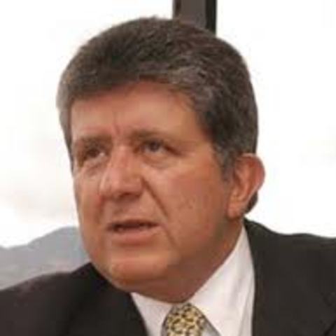 Julio Turbay.