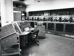 UNIVAC1 , primera computadora comercial