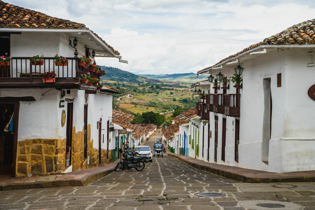 Venta del terreno necesario para la parroquia.