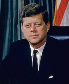 John F. Kennedy toma la presidencia de EUA