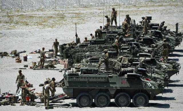 EEUU envía asesores militares.