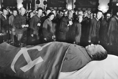 Fin de la “Gran Revolución Cultural” con la muerte de Mao Zedong