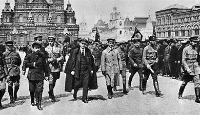 REVOLUCIÓN RUSA (outubro)